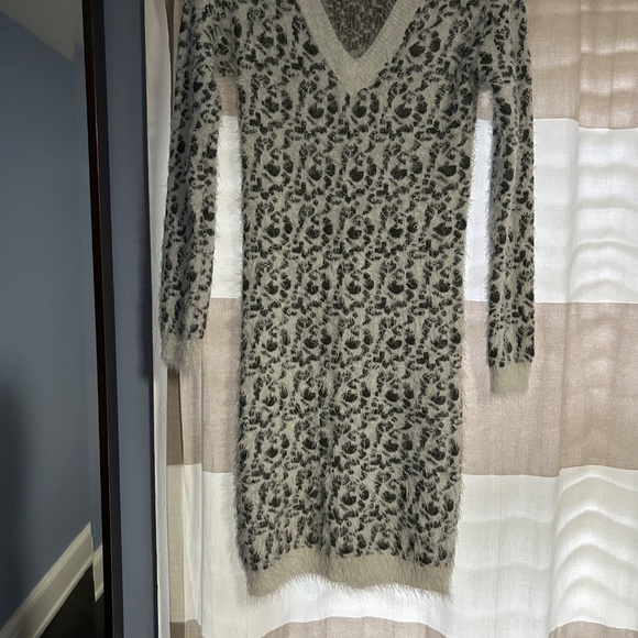 Dress - Picture 2 of 4